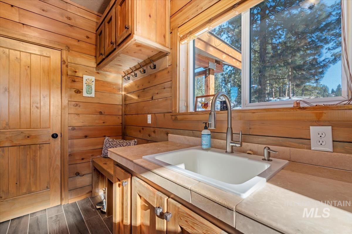 54 Joshua Drive, Cascade, Idaho 83611, 3 Bedrooms, 2.5 Bathrooms, Residential For Sale, Price $1,275,000, 98935369