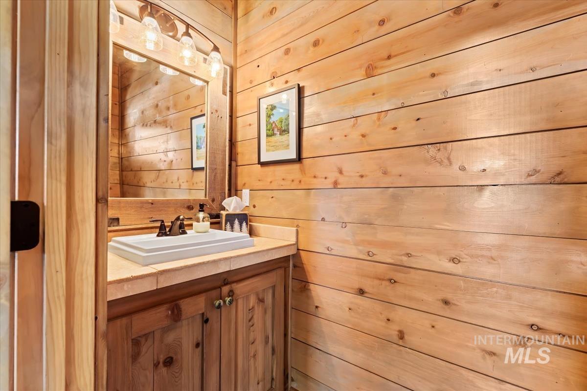 54 Joshua Drive, Cascade, Idaho 83611, 3 Bedrooms, 2.5 Bathrooms, Residential For Sale, Price $1,275,000, 98935369