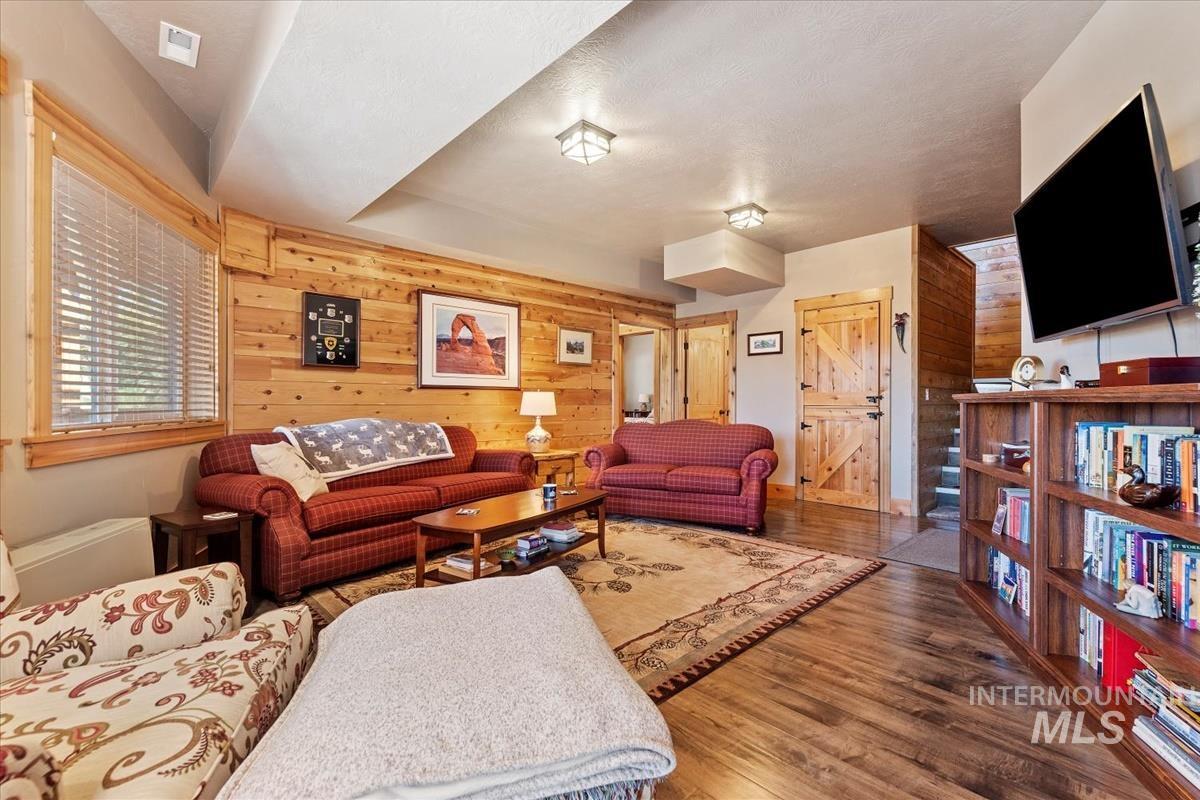 54 Joshua Drive, Cascade, Idaho 83611, 3 Bedrooms, 2.5 Bathrooms, Residential For Sale, Price $1,275,000, 98935369