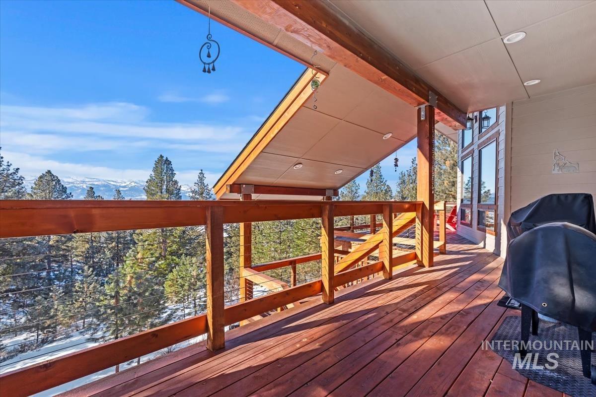 54 Joshua Drive, Cascade, Idaho 83611, 3 Bedrooms, 2.5 Bathrooms, Residential For Sale, Price $1,275,000, 98935369
