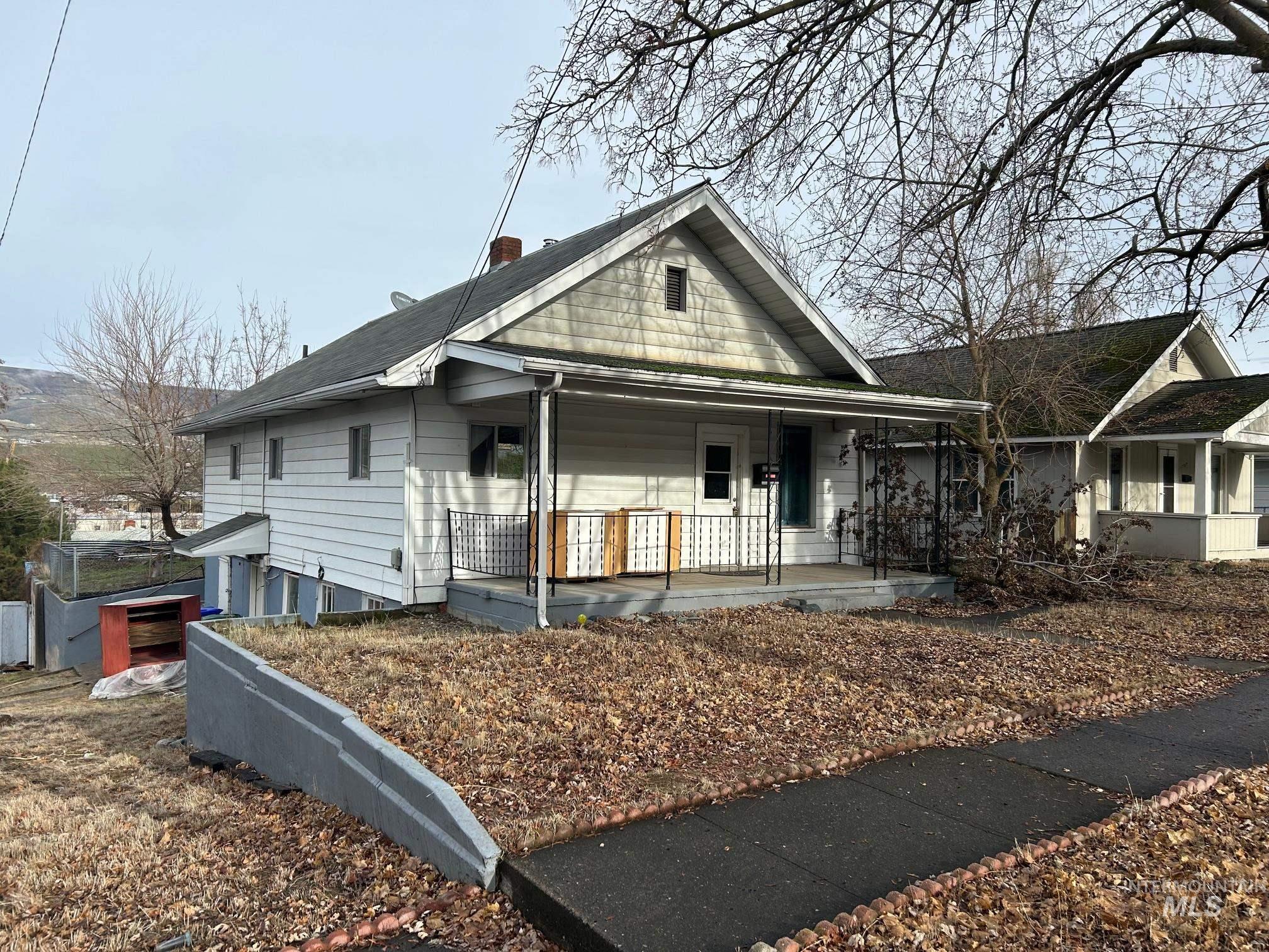 1703 7th Avenue, Lewiston, Idaho 83501, 3 Bedrooms, 1 Bathroom, Residential Income For Sale, Price $249,900, 98935500