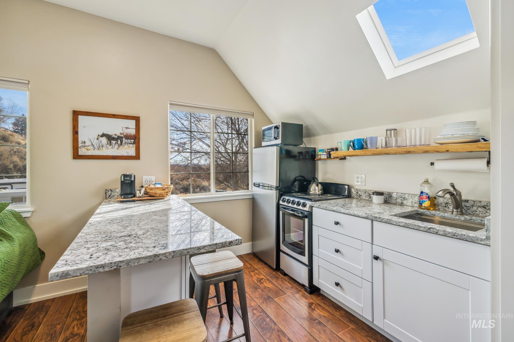 4380 W Hill Rd, Boise, Idaho 83703, 4 Bedrooms, 3 Bathrooms, Residential For Sale, Price $989,000,MLS 98935582