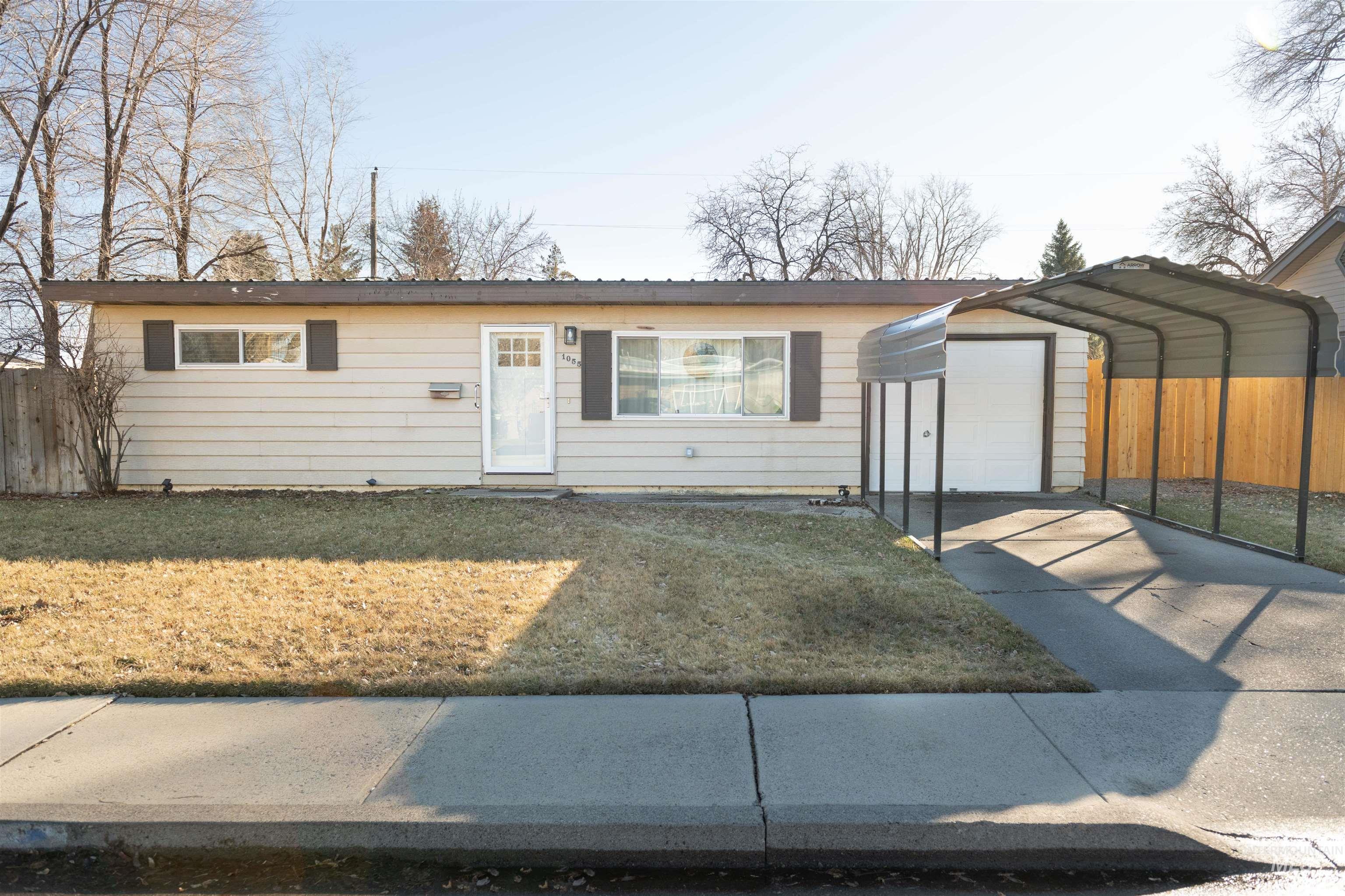 1055 E 16th N, Mountain Home, Idaho 83647, 2 Bedrooms, 1 Bathroom, Residential For Sale, Price $275,000,MLS 98935583