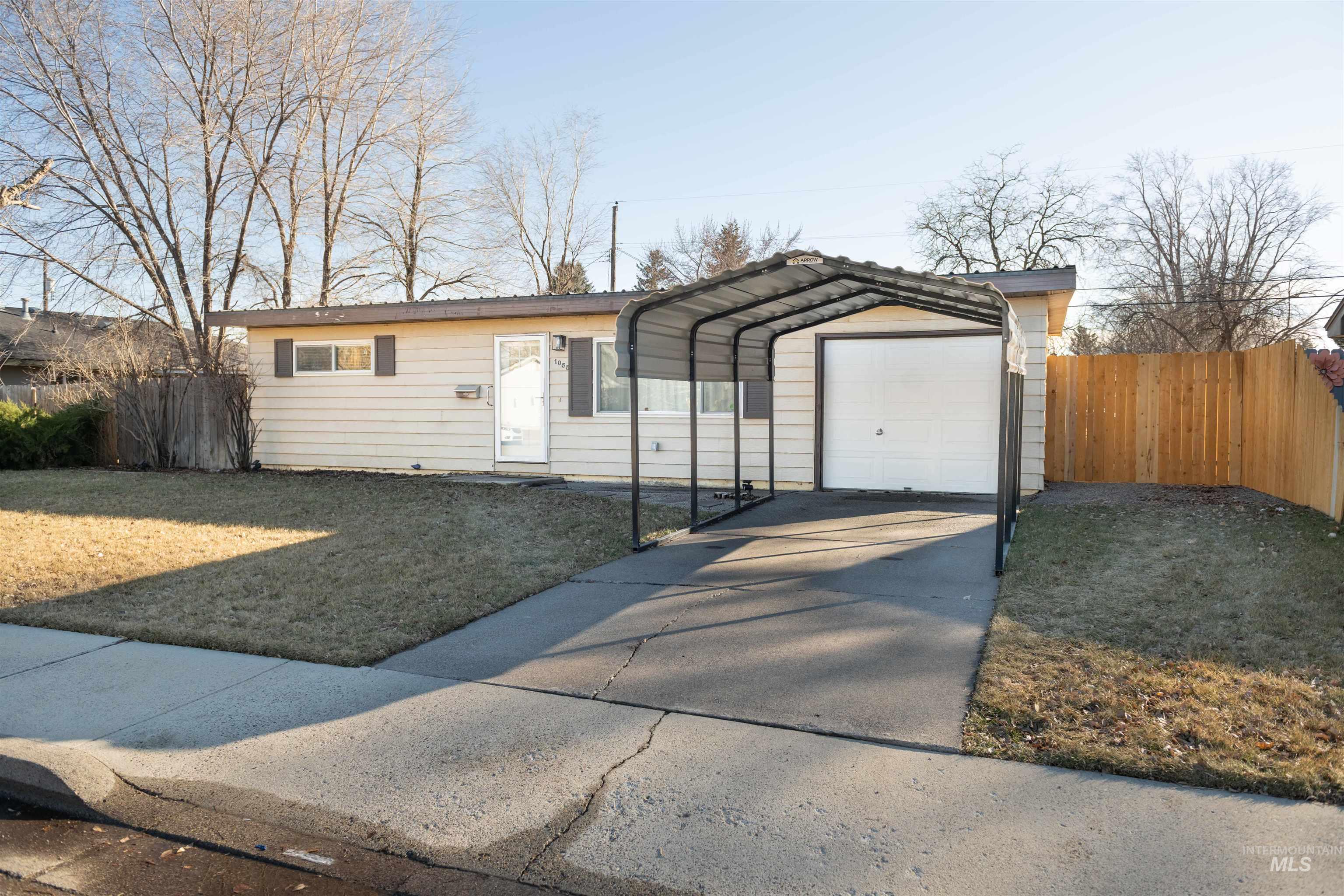 1055 E 16th N, Mountain Home, Idaho 83647, 2 Bedrooms, 1 Bathroom, Residential For Sale, Price $275,000,MLS 98935583