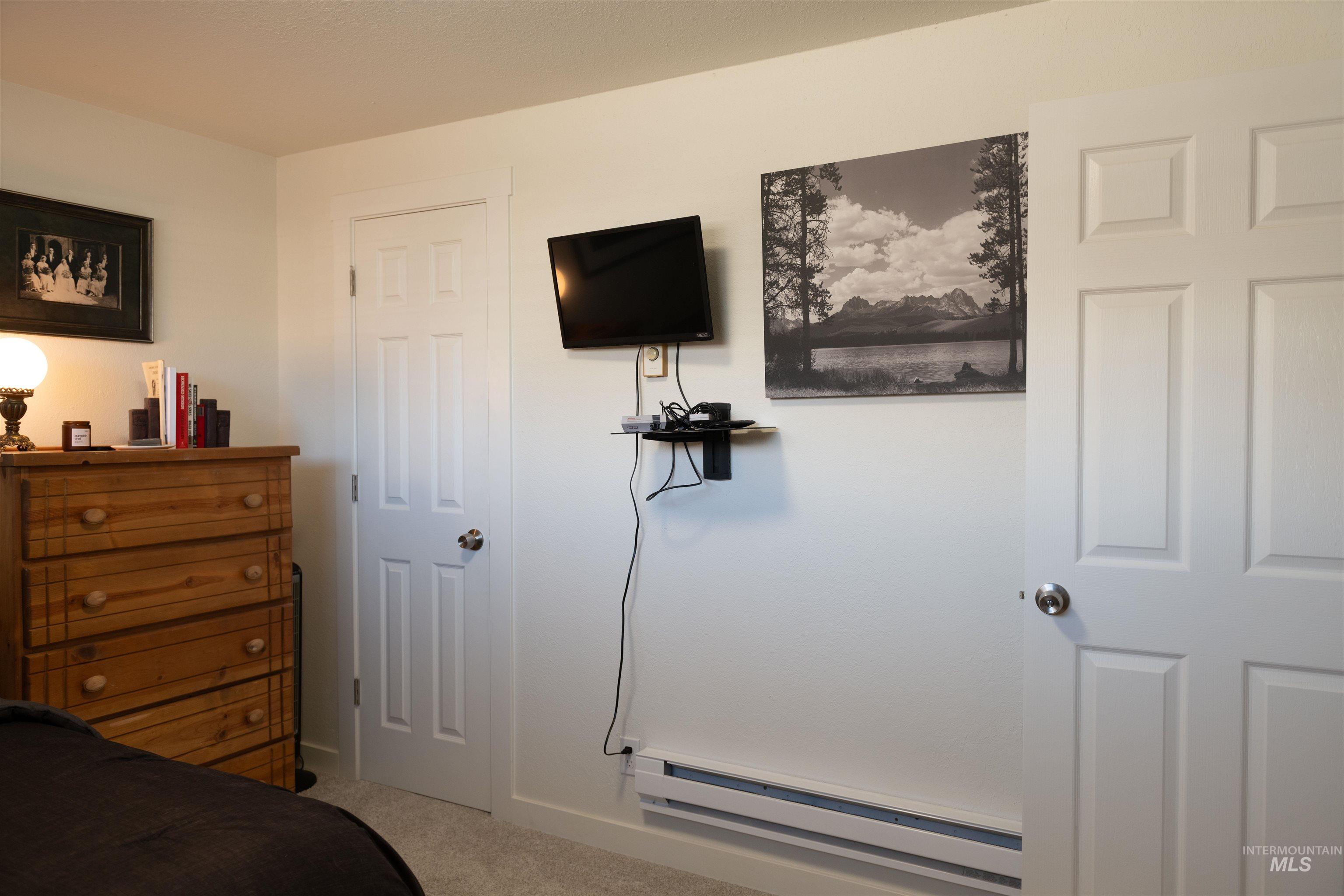 1055 E 16th N, Mountain Home, Idaho 83647, 2 Bedrooms, 1 Bathroom, Residential For Sale, Price $275,000,MLS 98935583