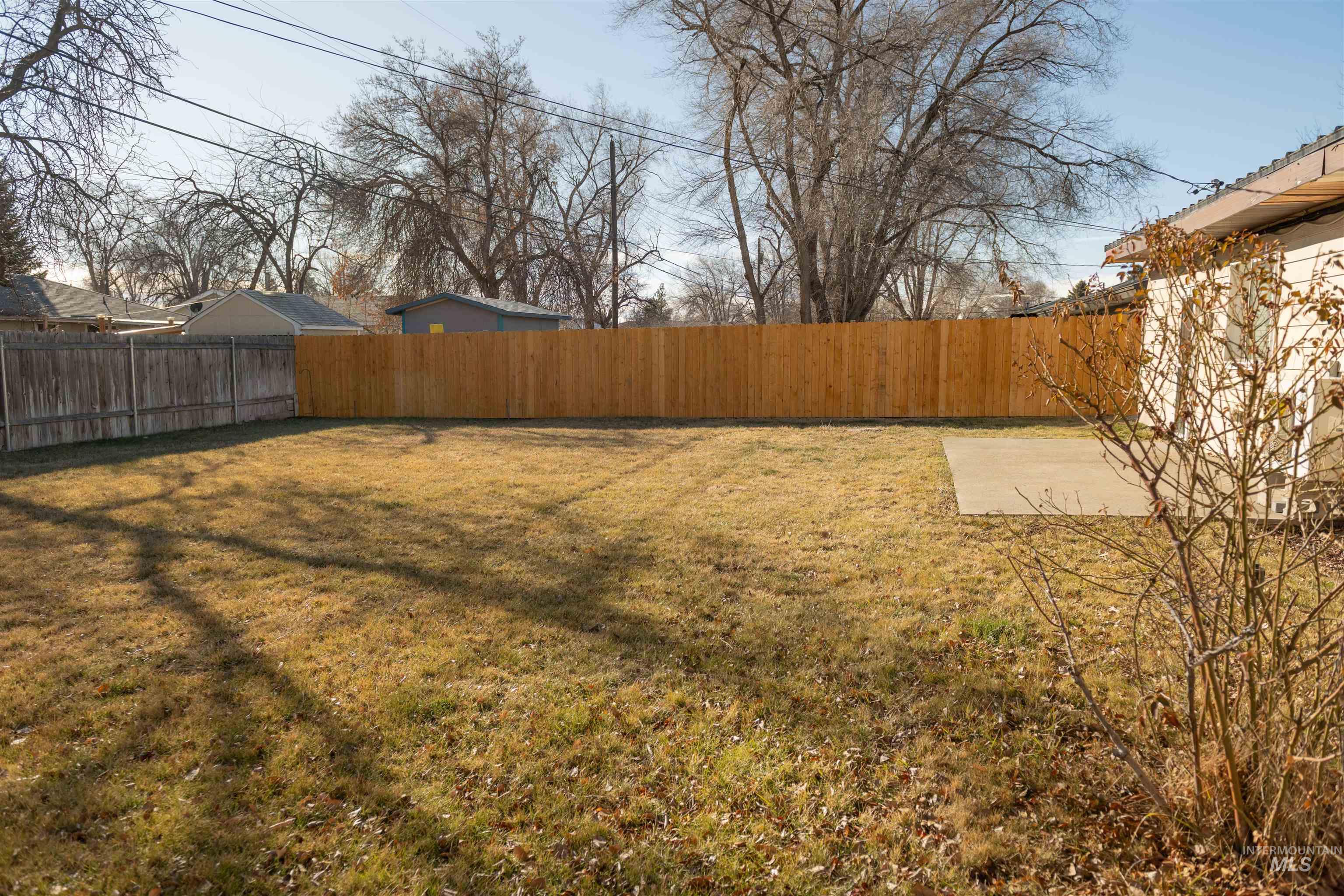 1055 E 16th N, Mountain Home, Idaho 83647, 2 Bedrooms, 1 Bathroom, Residential For Sale, Price $275,000,MLS 98935583