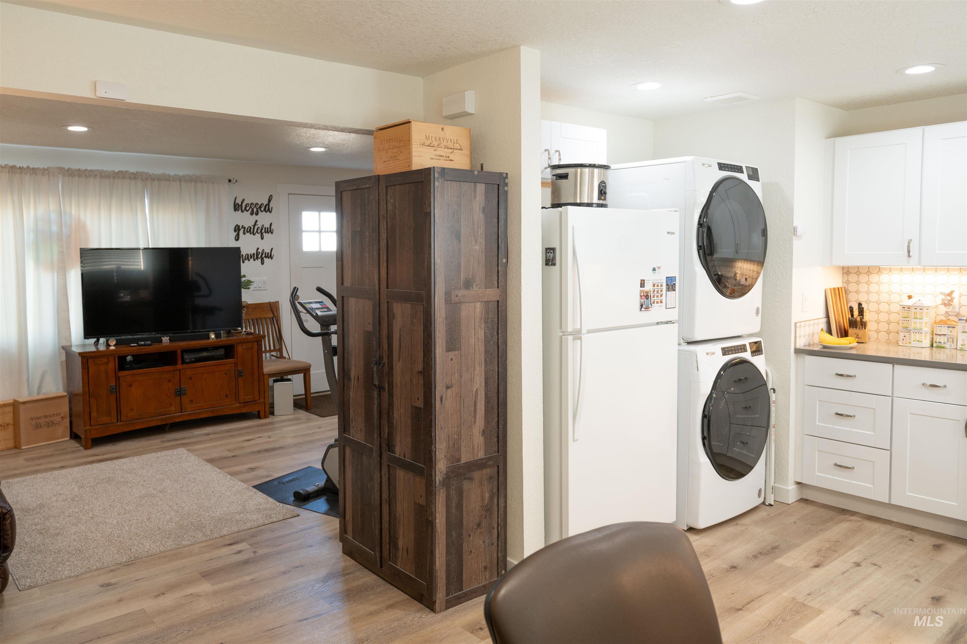 1055 E 16th N, Mountain Home, Idaho 83647, 2 Bedrooms, 1 Bathroom, Residential For Sale, Price $275,000,MLS 98935583