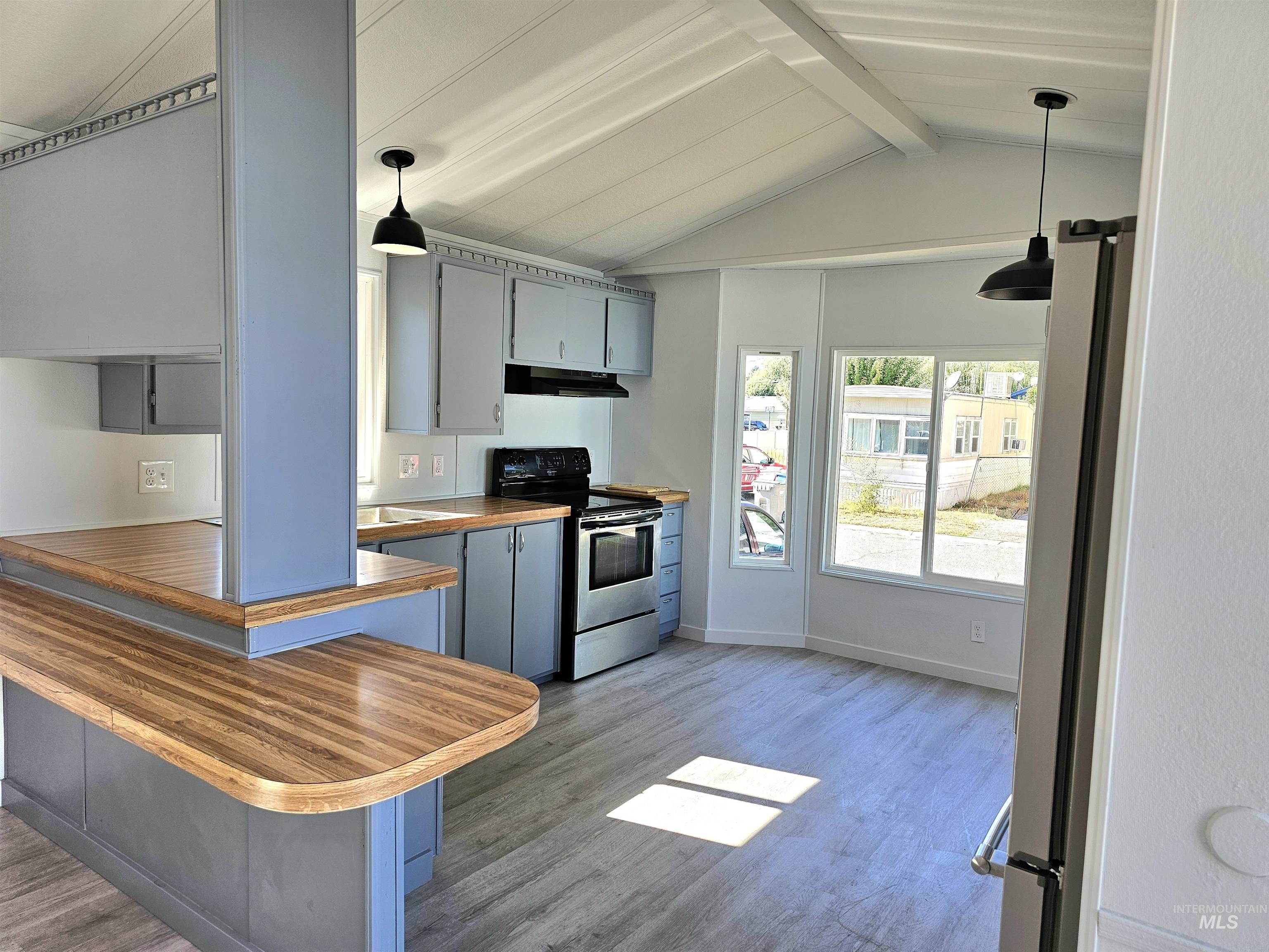 309 E 39th Street, Garden City, Idaho 83714, 2 Bedrooms, 1 Bathroom, Residential For Sale, Price $130,000,MLS 98935584