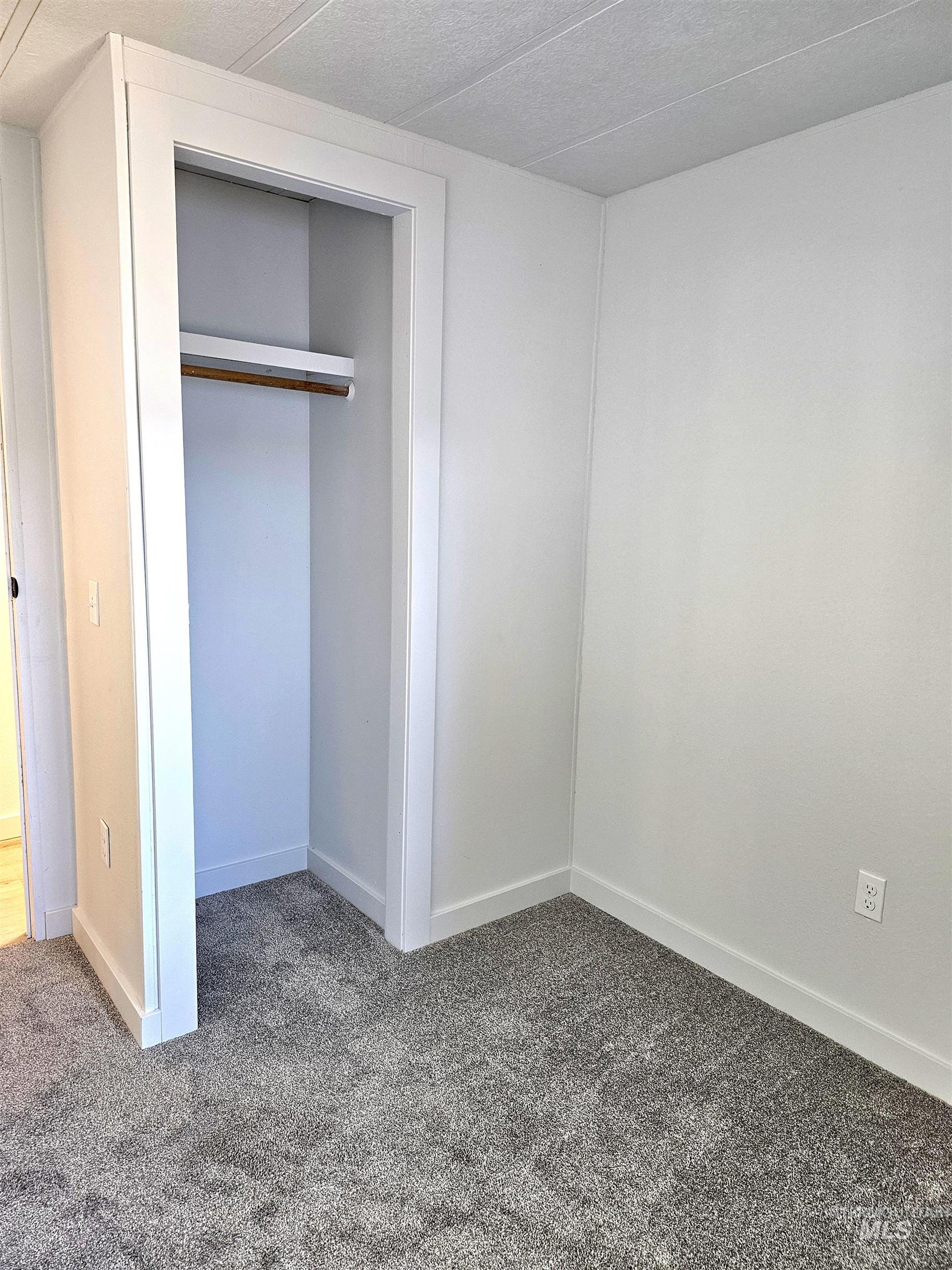 309 E 39th Street, Garden City, Idaho 83714, 2 Bedrooms, 1 Bathroom, Residential For Sale, Price $130,000,MLS 98935584