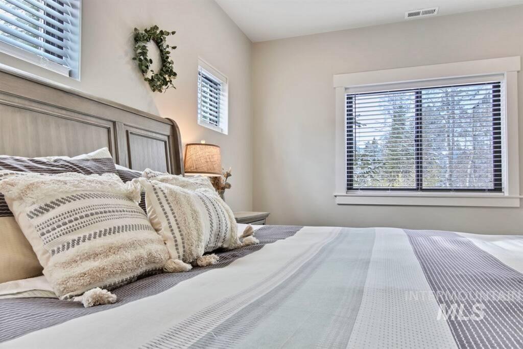 14 Spring Water Court, Donnelly, Idaho 83615, 3 Bedrooms, 3 Bathrooms, Residential For Sale, Price $799,900,MLS 98935587