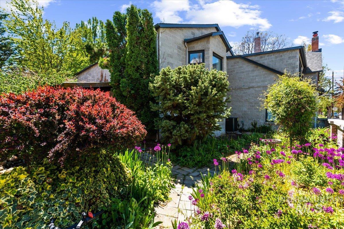 1718 N 12th St, Boise, Idaho 83702, 5 Bedrooms, 5.5 Bathrooms, Residential For Sale, Price $1,599,000,MLS 98935588