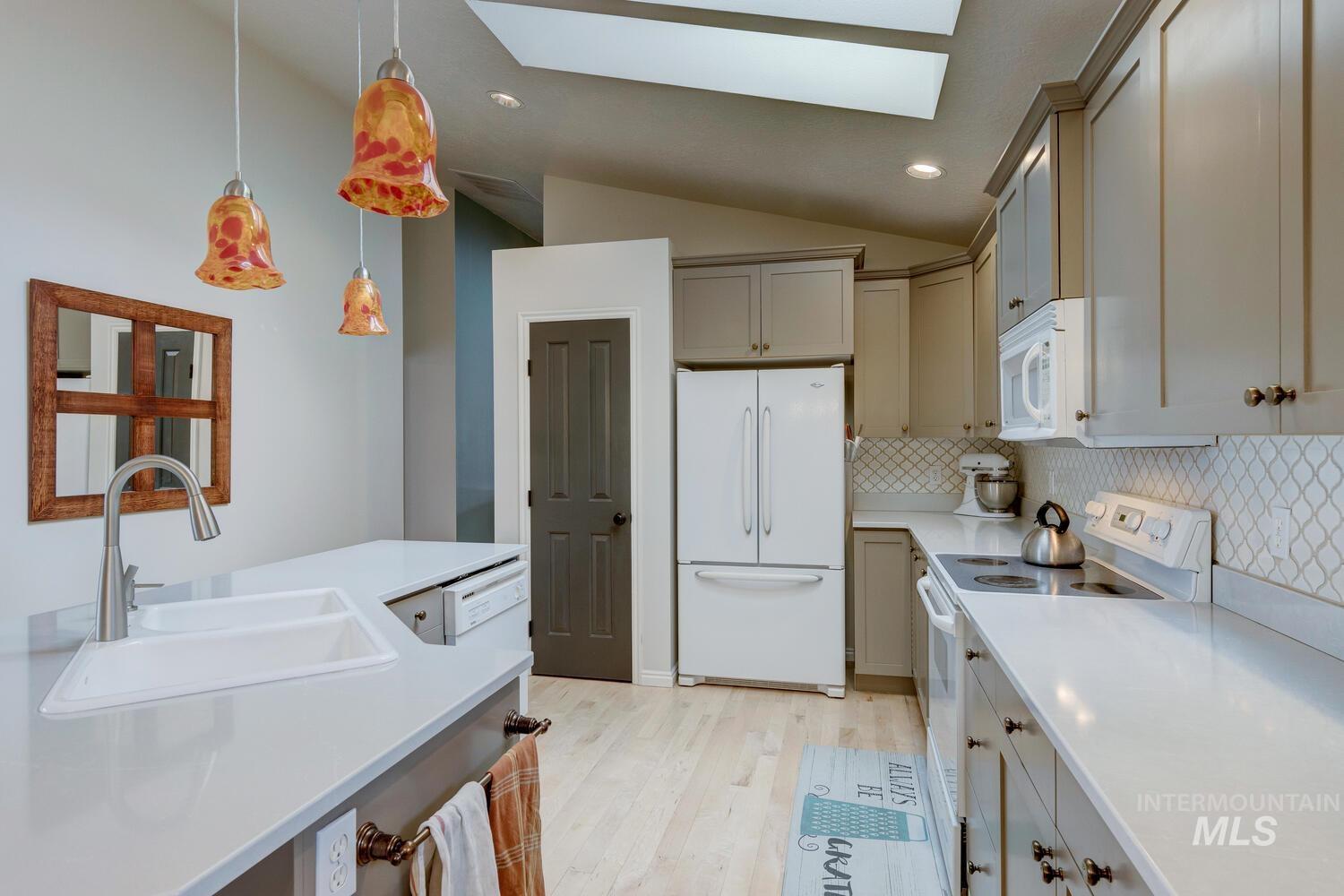 4025 S Mill Site Ave., Boise, Idaho 83716, 3 Bedrooms, 2 Bathrooms, Residential For Sale, Price $639,000,MLS 98935590