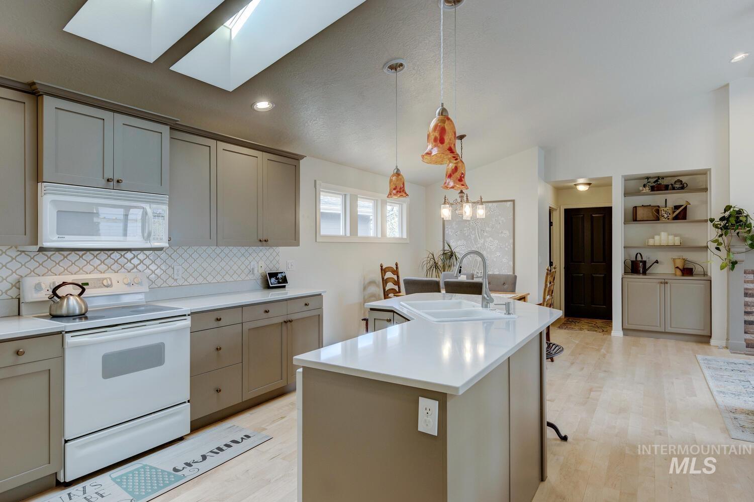4025 S Mill Site Ave., Boise, Idaho 83716, 3 Bedrooms, 2 Bathrooms, Residential For Sale, Price $639,000,MLS 98935590