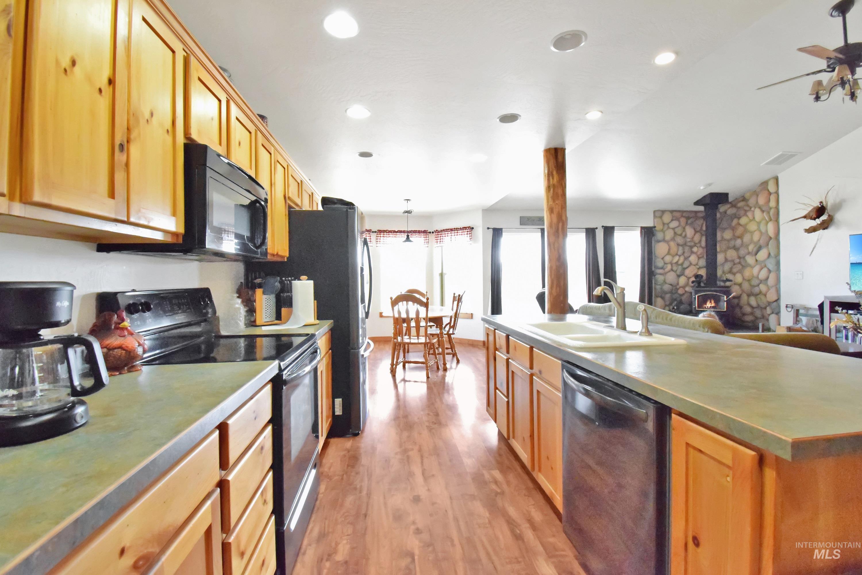 3059 N 3422 E, Kimberly, Idaho 83341-0000, 3 Bedrooms, 2 Bathrooms, Residential For Sale, Price $639,000, 98935618