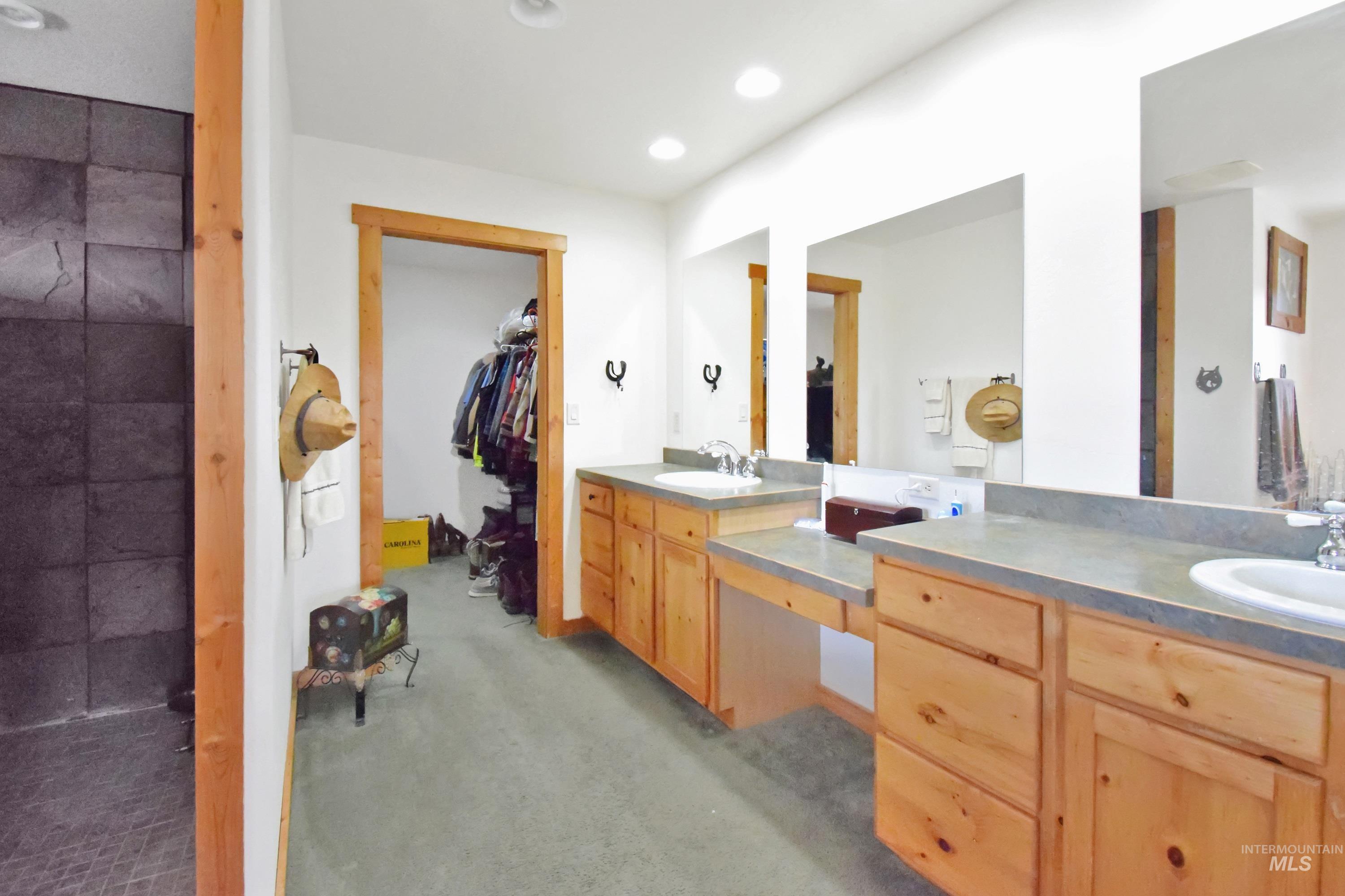 3059 N 3422 E, Kimberly, Idaho 83341-0000, 3 Bedrooms, 2 Bathrooms, Residential For Sale, Price $639,000, 98935618