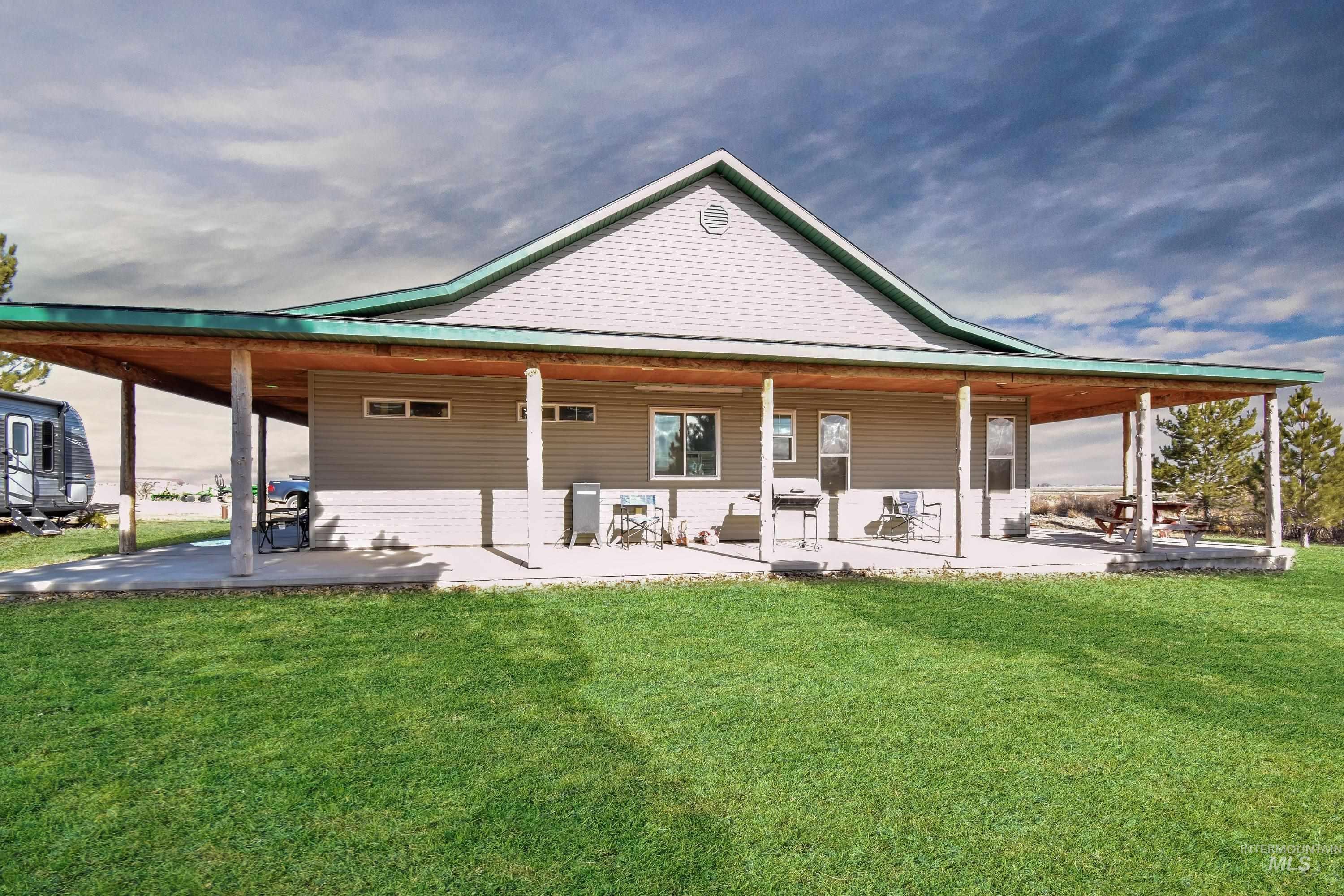 3059 N 3422 E, Kimberly, Idaho 83341-0000, 3 Bedrooms, 2 Bathrooms, Residential For Sale, Price $639,000, 98935618