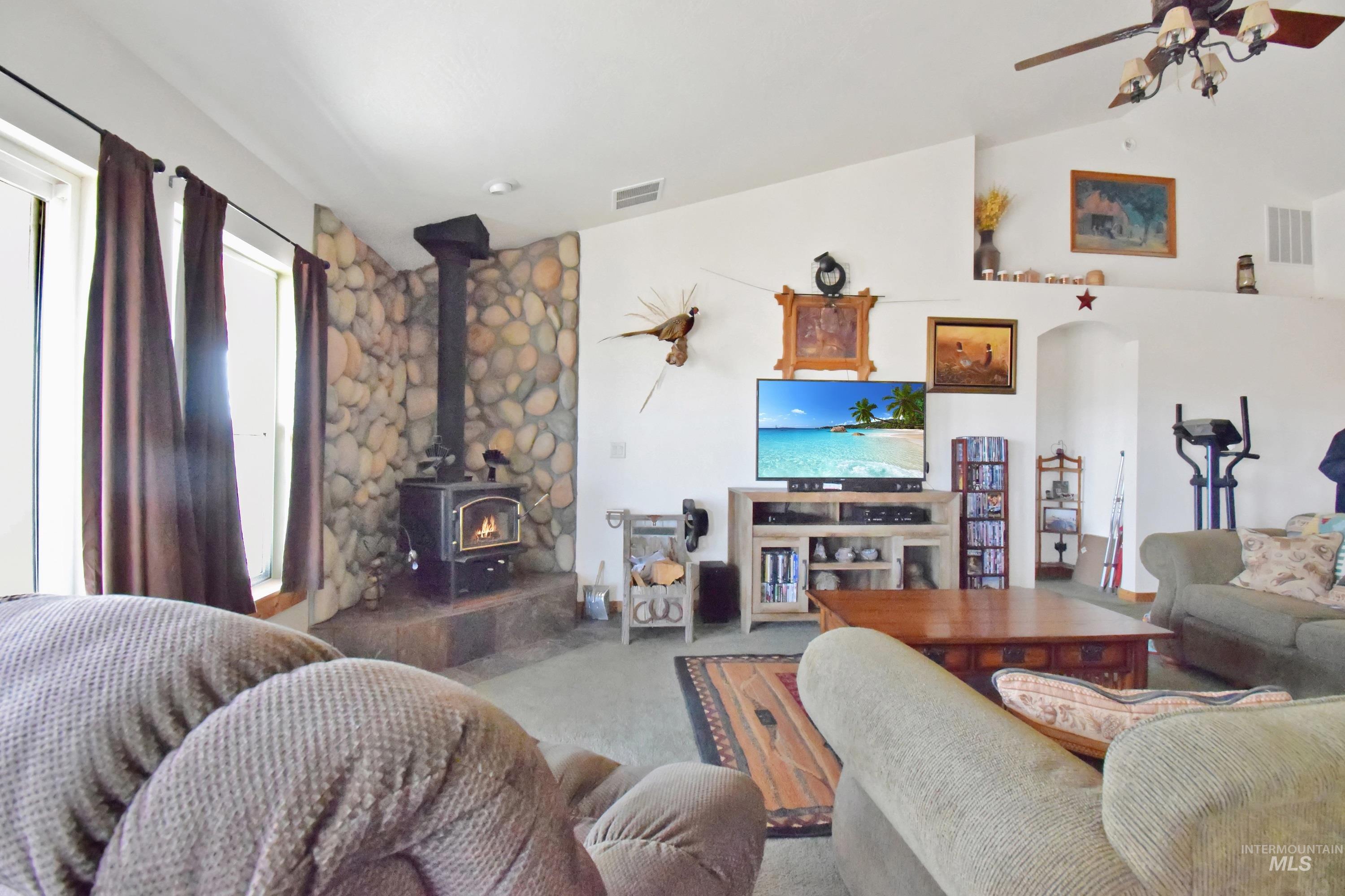 3059 N 3422 E, Kimberly, Idaho 83341-0000, 3 Bedrooms, 2 Bathrooms, Residential For Sale, Price $639,000, 98935618