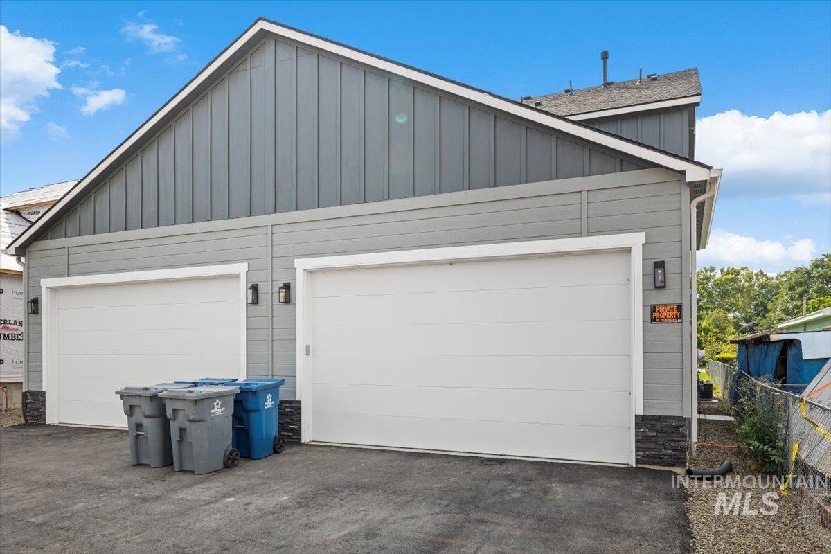 211 12th Ave North, Nampa, Idaho 83687, 3 Bedrooms, 2.5 Bathrooms, Residential For Sale, Price $358,000, 98935664