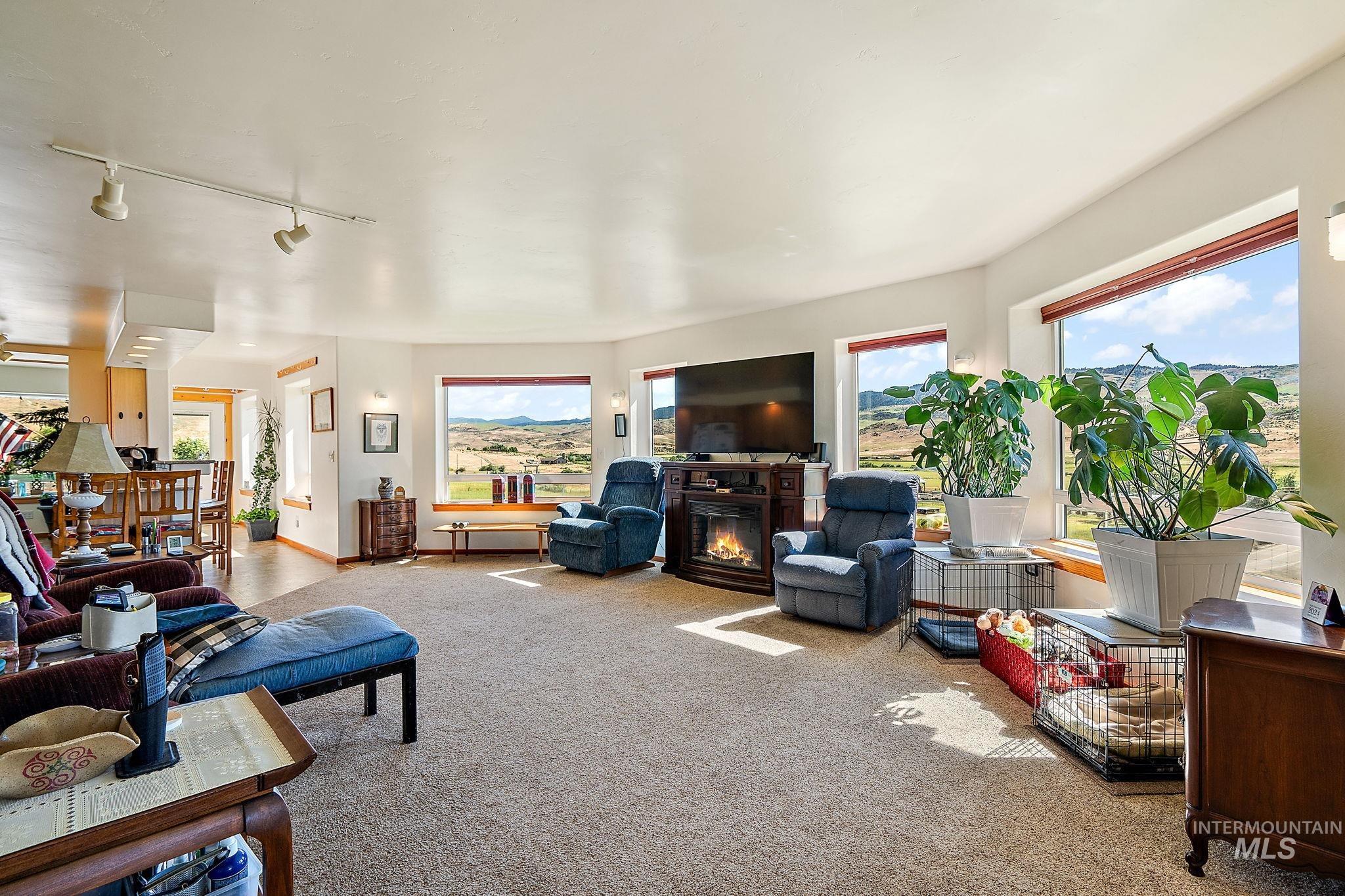22625 Baldwin Ln, Ola, Idaho 83657, 3 Bedrooms, 2 Bathrooms, Residential For Sale, Price $975,000, 98935856