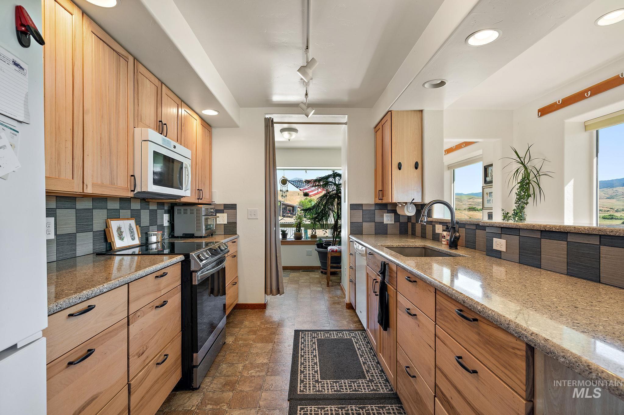 22625 Baldwin Ln, Ola, Idaho 83657, 3 Bedrooms, 2 Bathrooms, Residential For Sale, Price $975,000, 98935856
