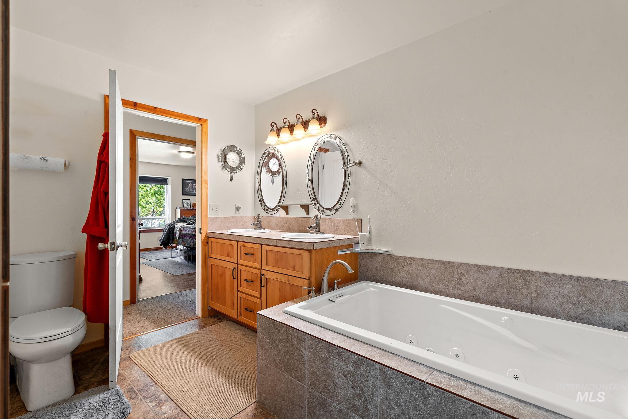 22625 Baldwin Ln, Ola, Idaho 83657, 3 Bedrooms, 2 Bathrooms, Residential For Sale, Price $975,000, 98935856
