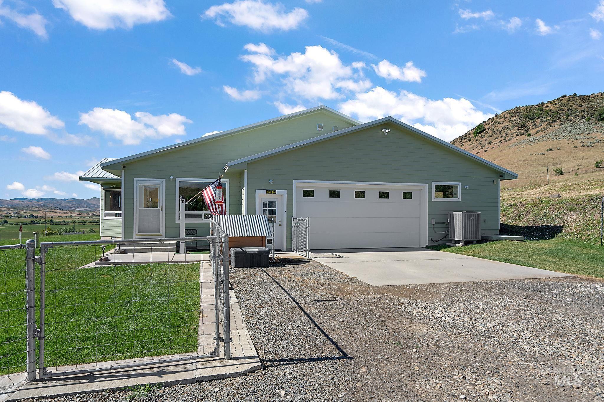 22625 Baldwin Ln, Ola, Idaho 83657, 3 Bedrooms, 2 Bathrooms, Residential For Sale, Price $975,000, 98935856