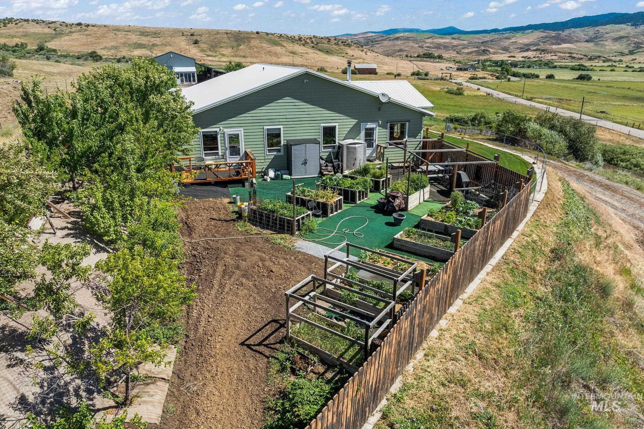 22625 Baldwin Ln, Ola, Idaho 83657, 3 Bedrooms, 2 Bathrooms, Residential For Sale, Price $975,000, 98935856