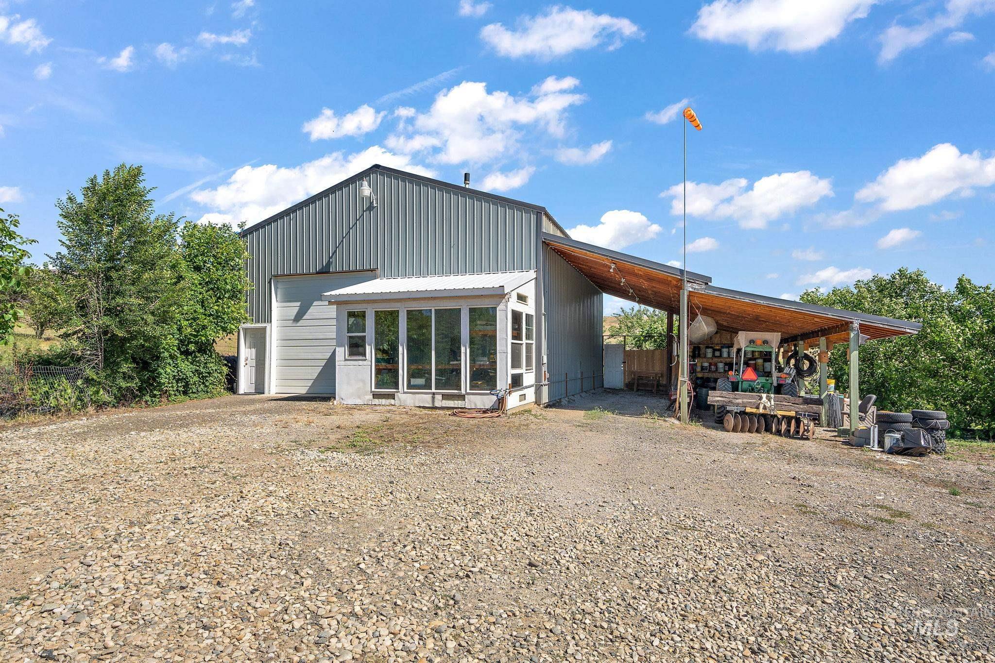 22625 Baldwin Ln, Ola, Idaho 83657, 3 Bedrooms, 2 Bathrooms, Residential For Sale, Price $975,000, 98935856