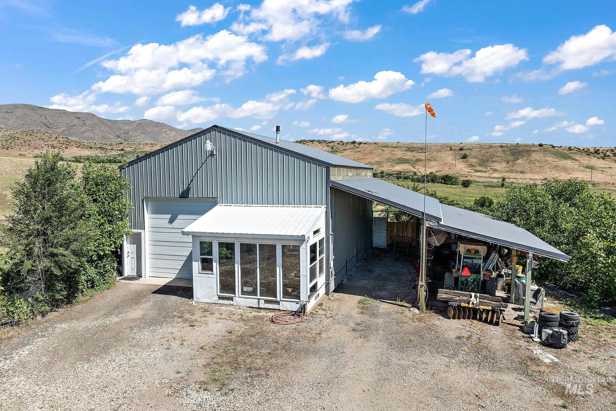 22625 Baldwin Ln, Ola, Idaho 83657, 3 Bedrooms, 2 Bathrooms, Residential For Sale, Price $975,000, 98935856