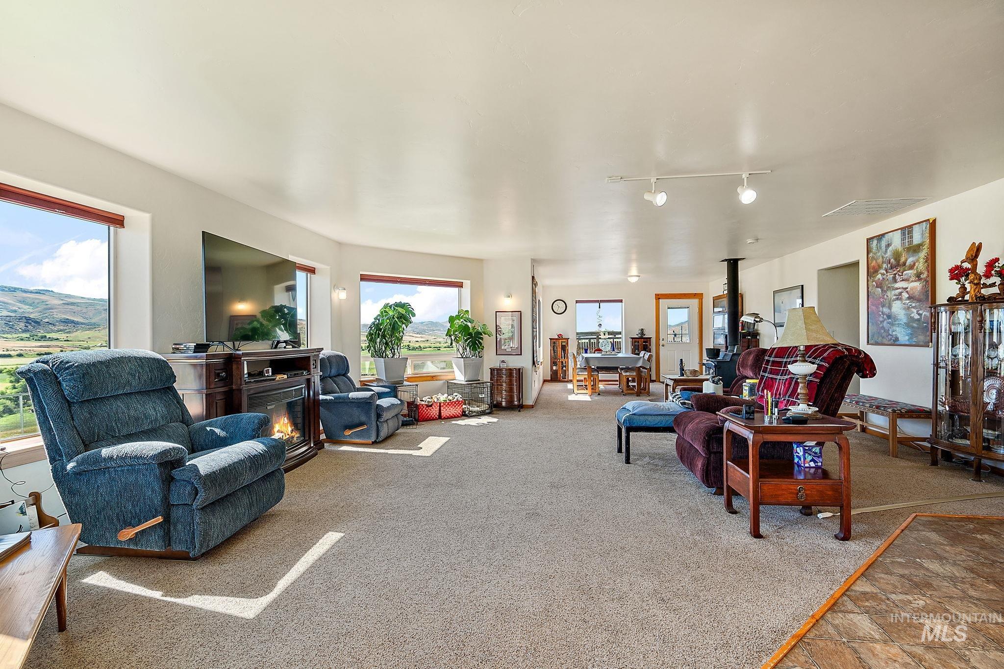 22625 Baldwin Ln, Ola, Idaho 83657, 3 Bedrooms, 2 Bathrooms, Residential For Sale, Price $975,000, 98935856