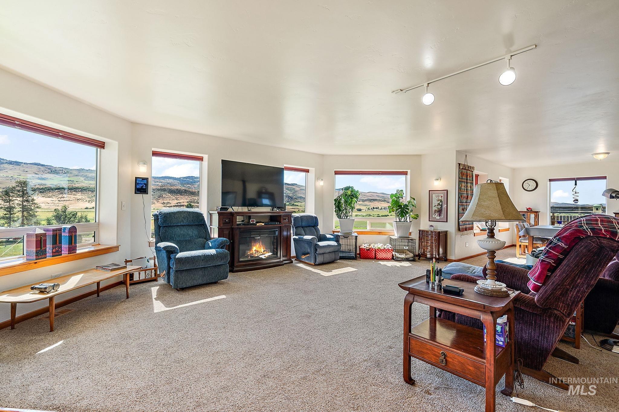 22625 Baldwin Ln, Ola, Idaho 83657, 3 Bedrooms, 2 Bathrooms, Residential For Sale, Price $975,000, 98935856