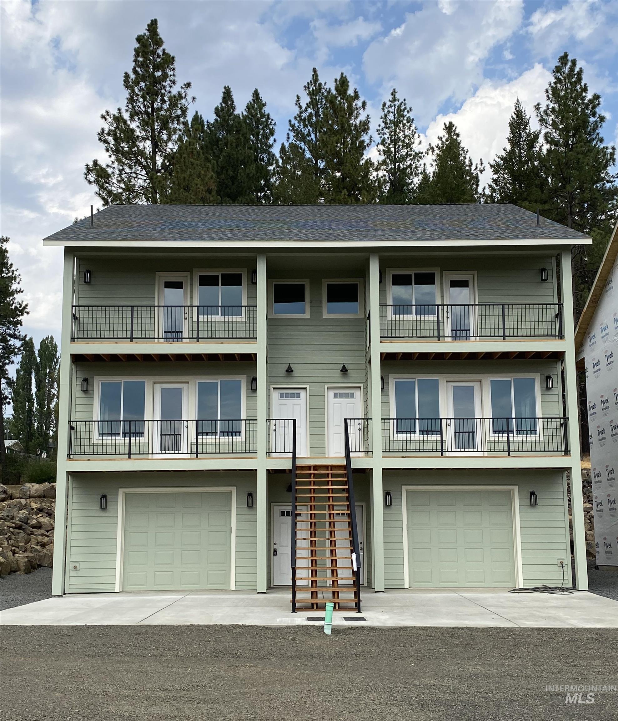 102 Highline Lane, Potlatch, Idaho 83855-0000, 4 Bedrooms, 3.5 Bathrooms, Residential For Sale, Price $343,900, 98935864