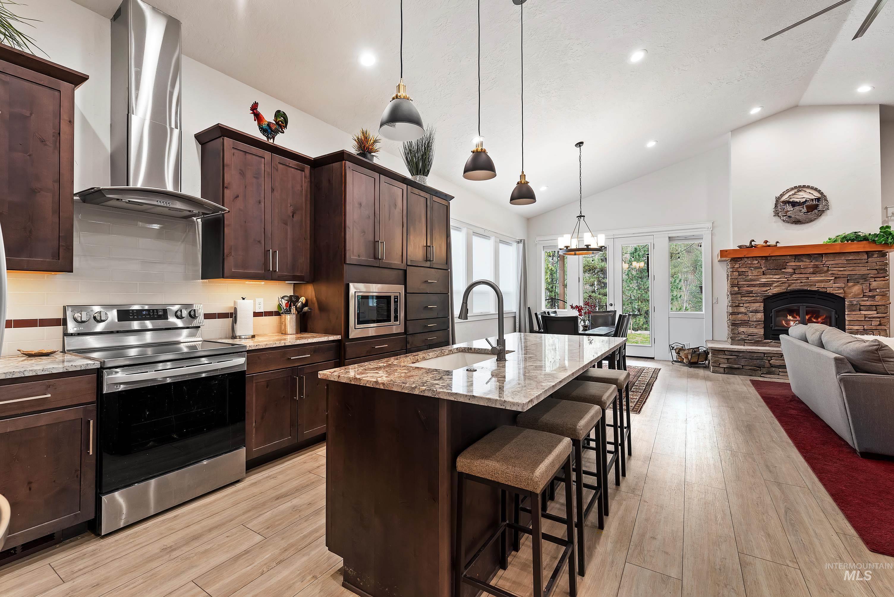 22 Creekside Ct, Garden Valley, Idaho 83622, 3 Bedrooms, 2.5 Bathrooms, Residential For Sale, Price $1,190,000, 98935964