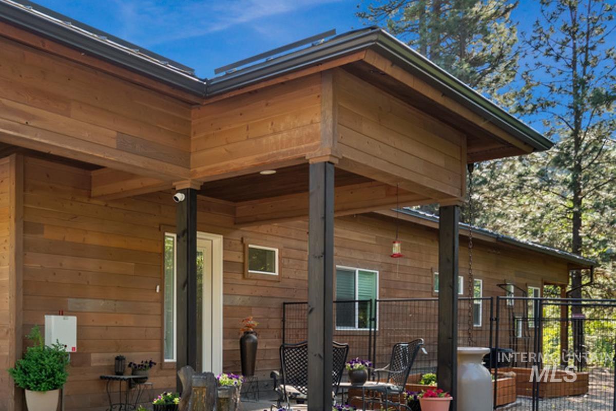 22 Creekside Ct, Garden Valley, Idaho 83622, 3 Bedrooms, 2.5 Bathrooms, Residential For Sale, Price $1,190,000, 98935964