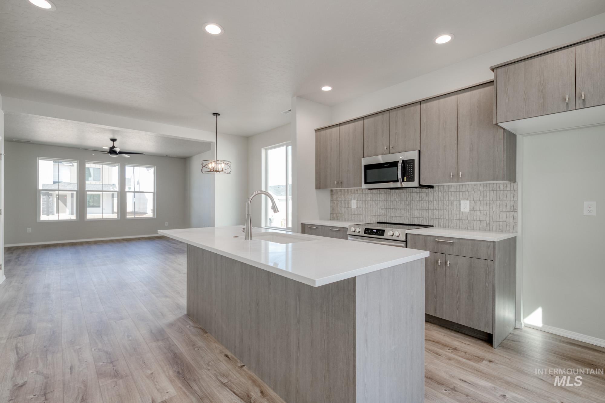 2852 N Eagle Meadow Ave, Kuna, Idaho 83634, 3 Bedrooms, 2.5 Bathrooms, Residential For Sale, Price $399,990, 98936048