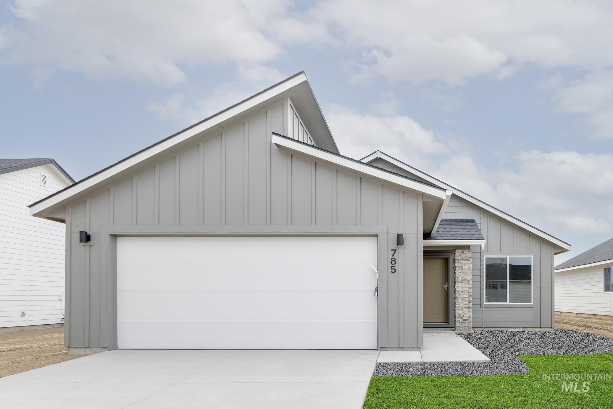 785 SW Alpha St, Mountain Home, Idaho 83647, 3 Bedrooms, 2 Bathrooms, Residential For Sale, Price $332,990, 98936069