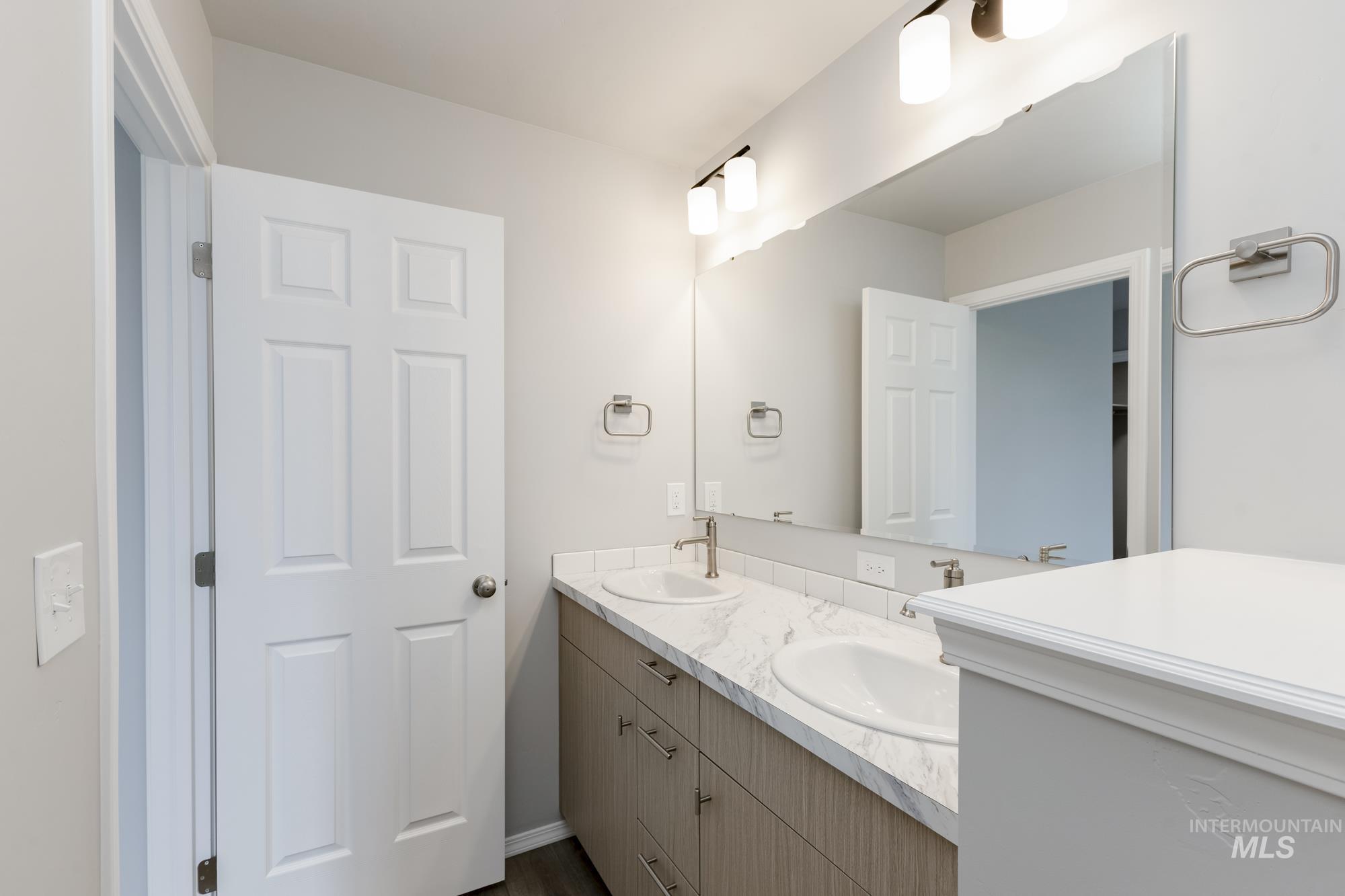 785 SW Alpha St, Mountain Home, Idaho 83647, 3 Bedrooms, 2 Bathrooms, Residential For Sale, Price $332,990, 98936069