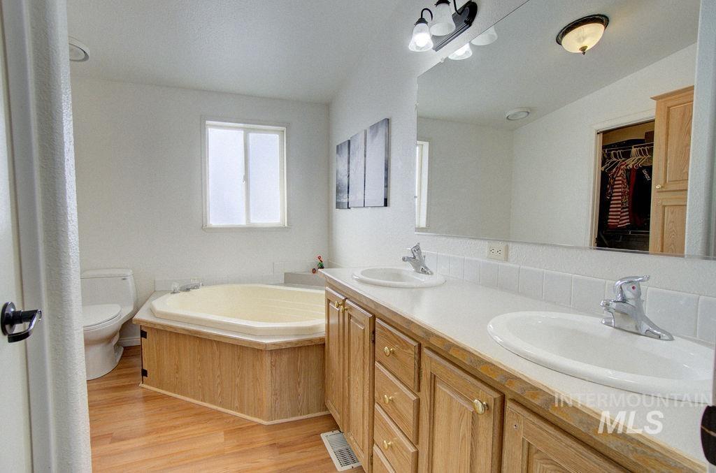1126 E 720 N, Richfield, Idaho 83349-5422, 3 Bedrooms, 2 Bathrooms, Residential For Sale, Price $379,000, 98936078