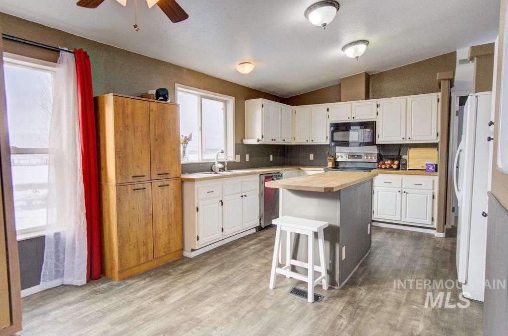 1126 E 720 N, Richfield, Idaho 83349-5422, 3 Bedrooms, 2 Bathrooms, Residential For Sale, Price $379,000, 98936078