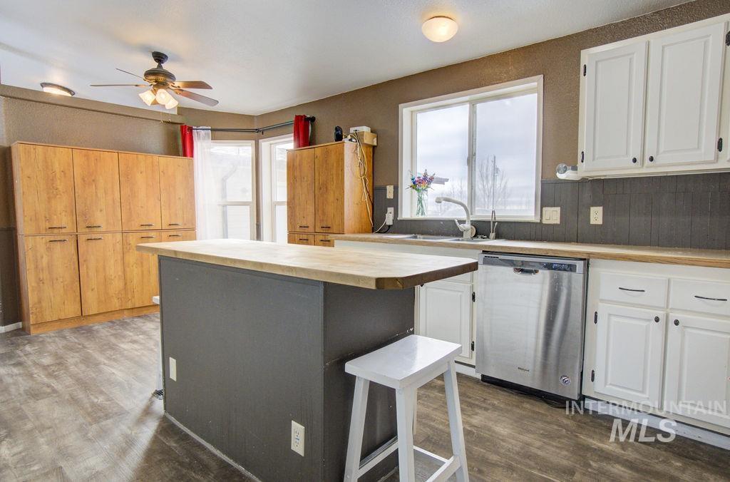 1126 E 720 N, Richfield, Idaho 83349-5422, 3 Bedrooms, 2 Bathrooms, Residential For Sale, Price $379,000, 98936078