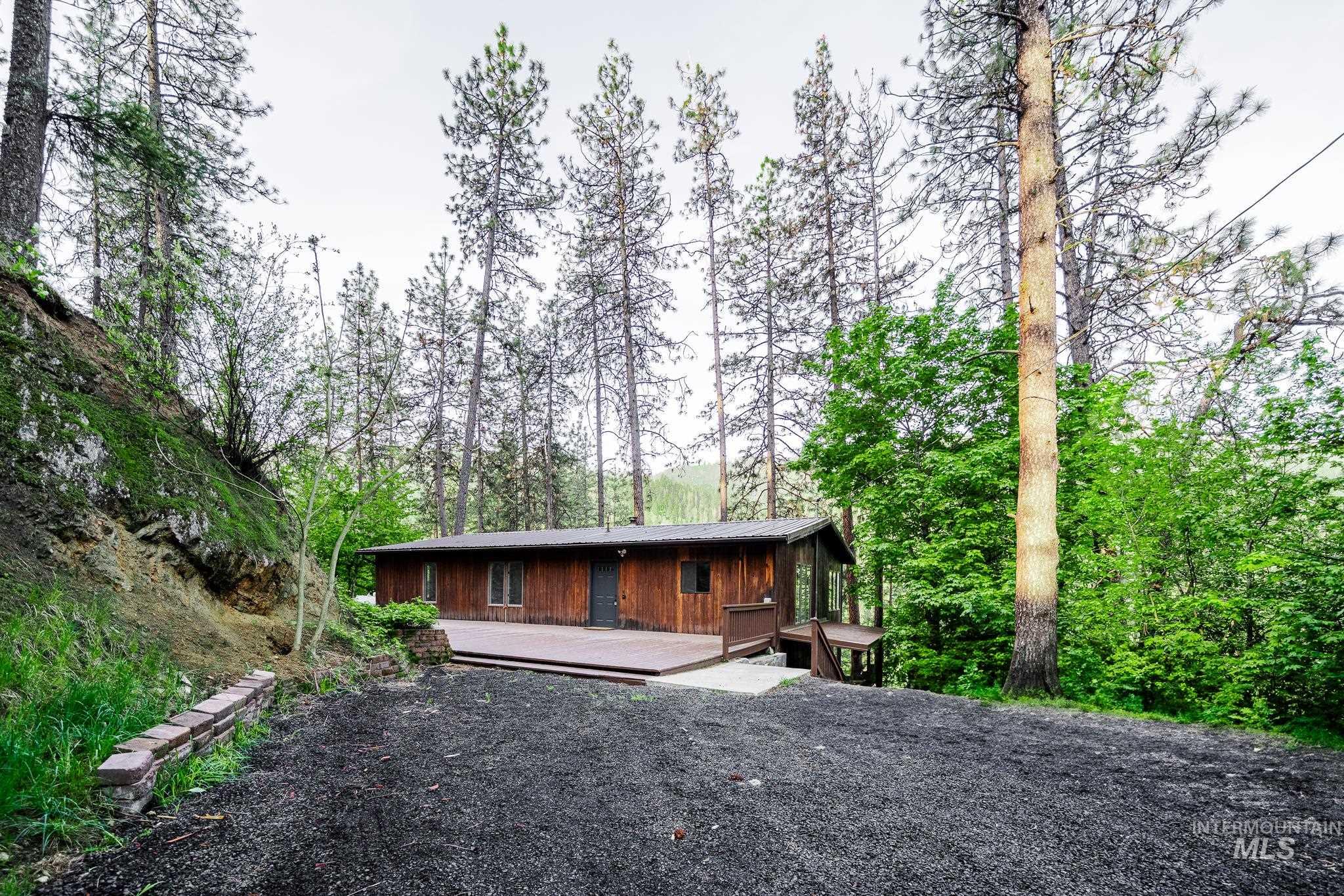 905 Dewey Avenue, Orofino, Idaho 83544, 3 Bedrooms, 2 Bathrooms, Residential For Sale, Price $375,000, 98936236
