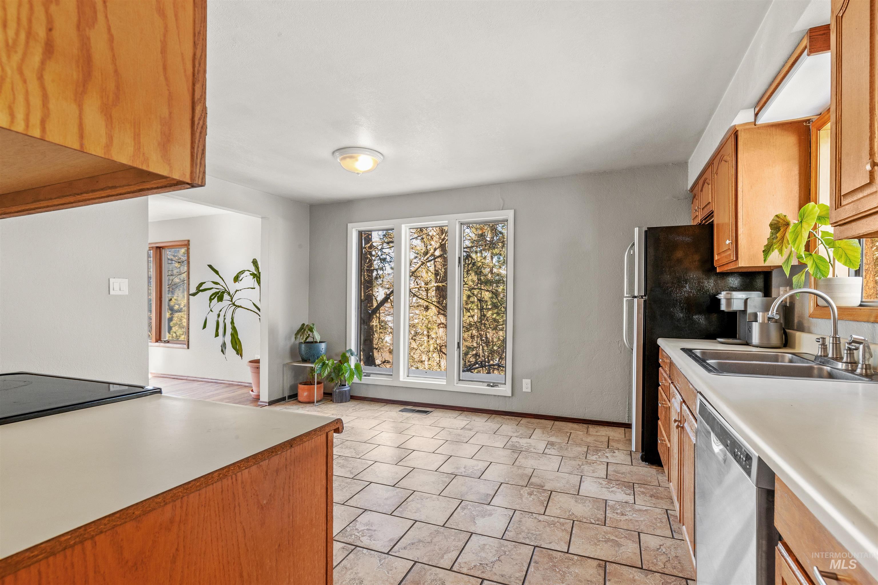 905 Dewey Avenue, Orofino, Idaho 83544, 3 Bedrooms, 2 Bathrooms, Residential For Sale, Price $375,000, 98936236