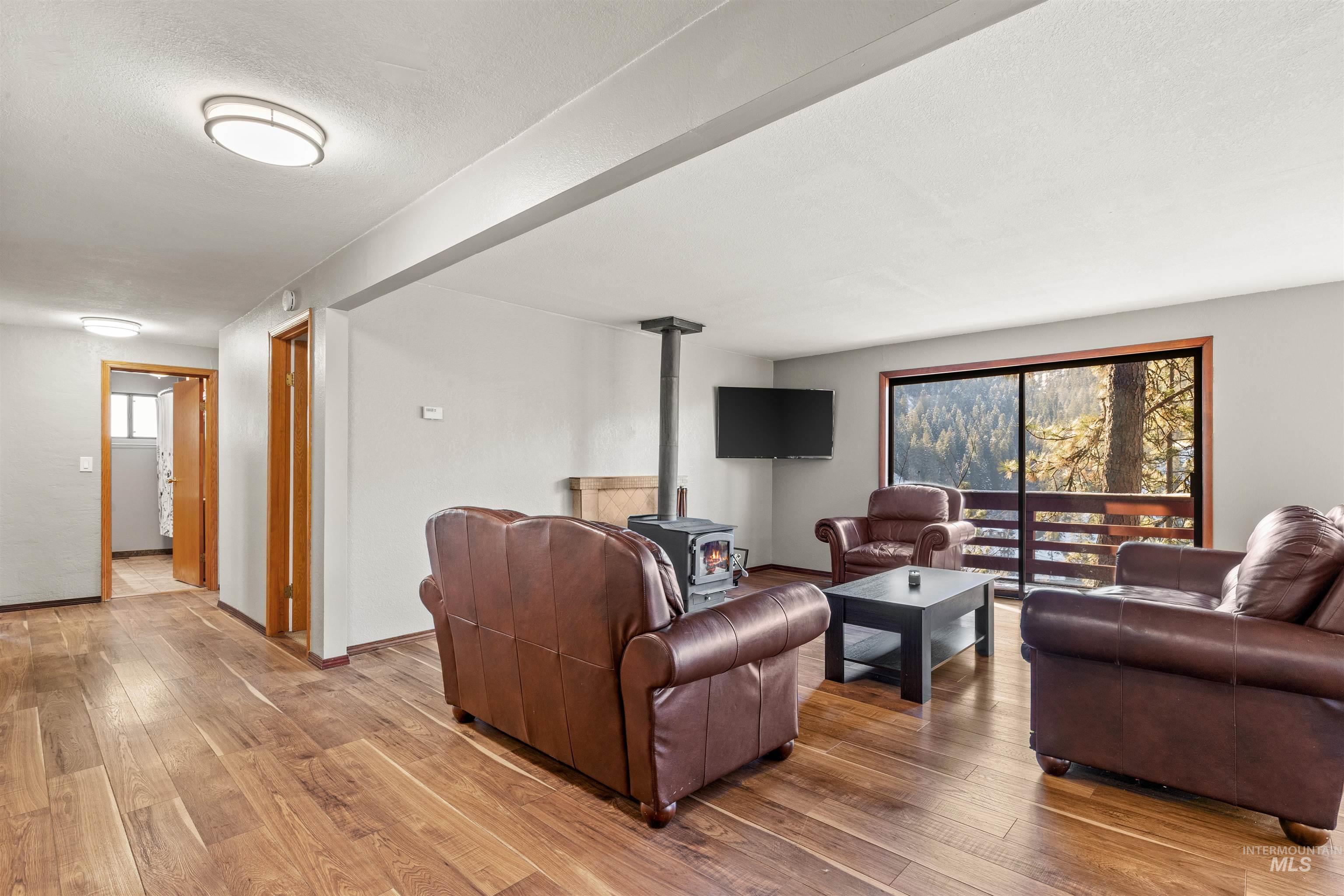 905 Dewey Avenue, Orofino, Idaho 83544, 3 Bedrooms, 2 Bathrooms, Residential For Sale, Price $375,000, 98936236