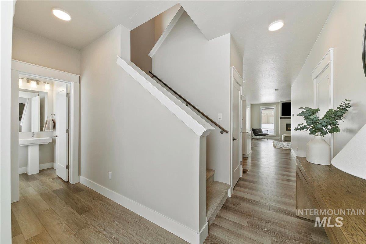 2196 N Opal Falls Way, Kuna, Idaho 83634, 4 Bedrooms, 2.5 Bathrooms, Residential For Sale, Price $649,990, 98936277