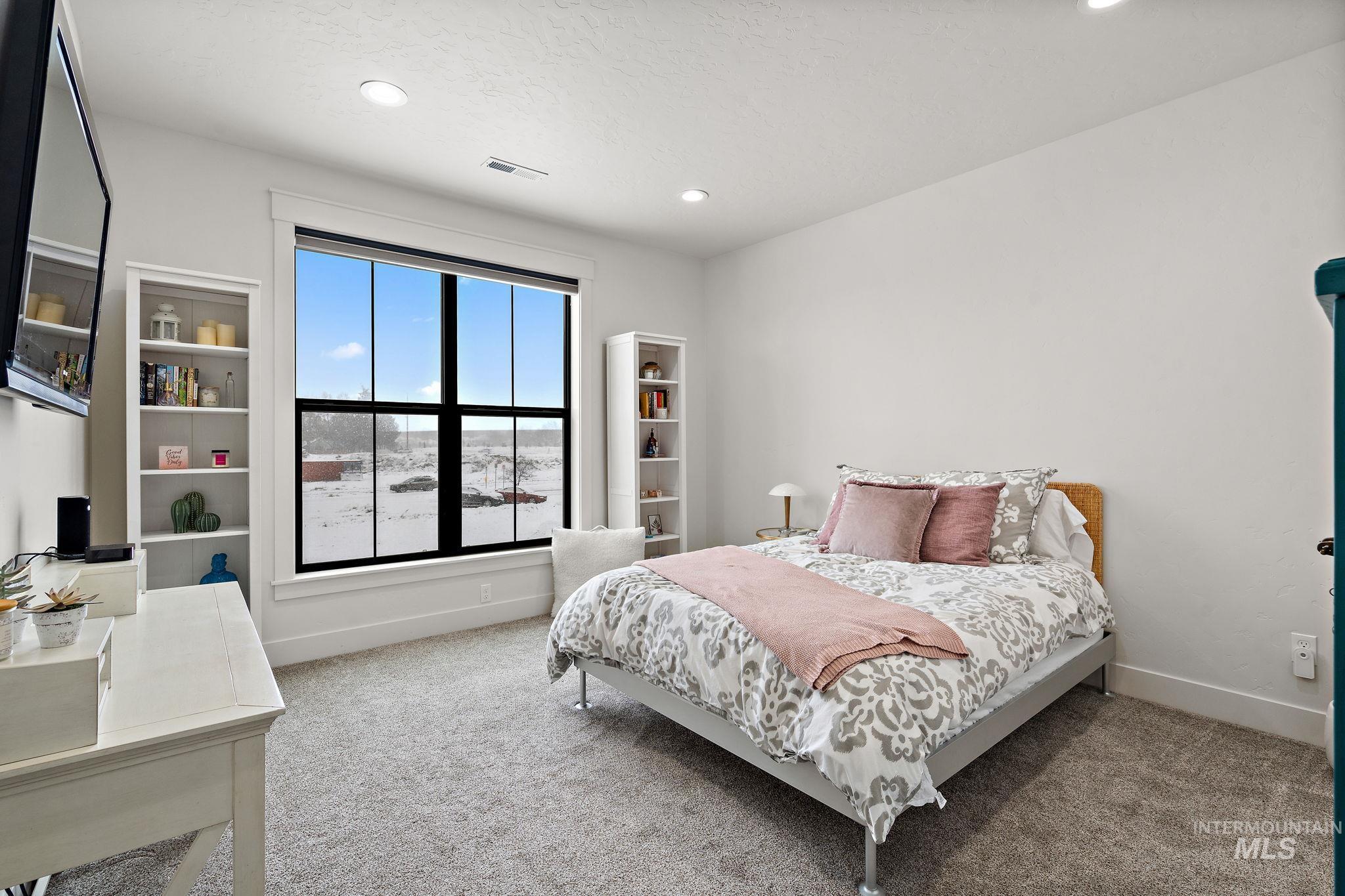 2550 W Iron Coop Street, Eagle, Idaho 83616, 3 Bedrooms, 2.5 Bathrooms, Residential For Sale, Price $709,500, 98936302