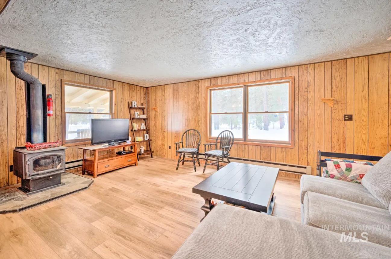 8392 Highway 21, Lowman, Idaho 83637, 4 Bedrooms, 2 Bathrooms, Residential For Sale, Price $449,900, 98936379