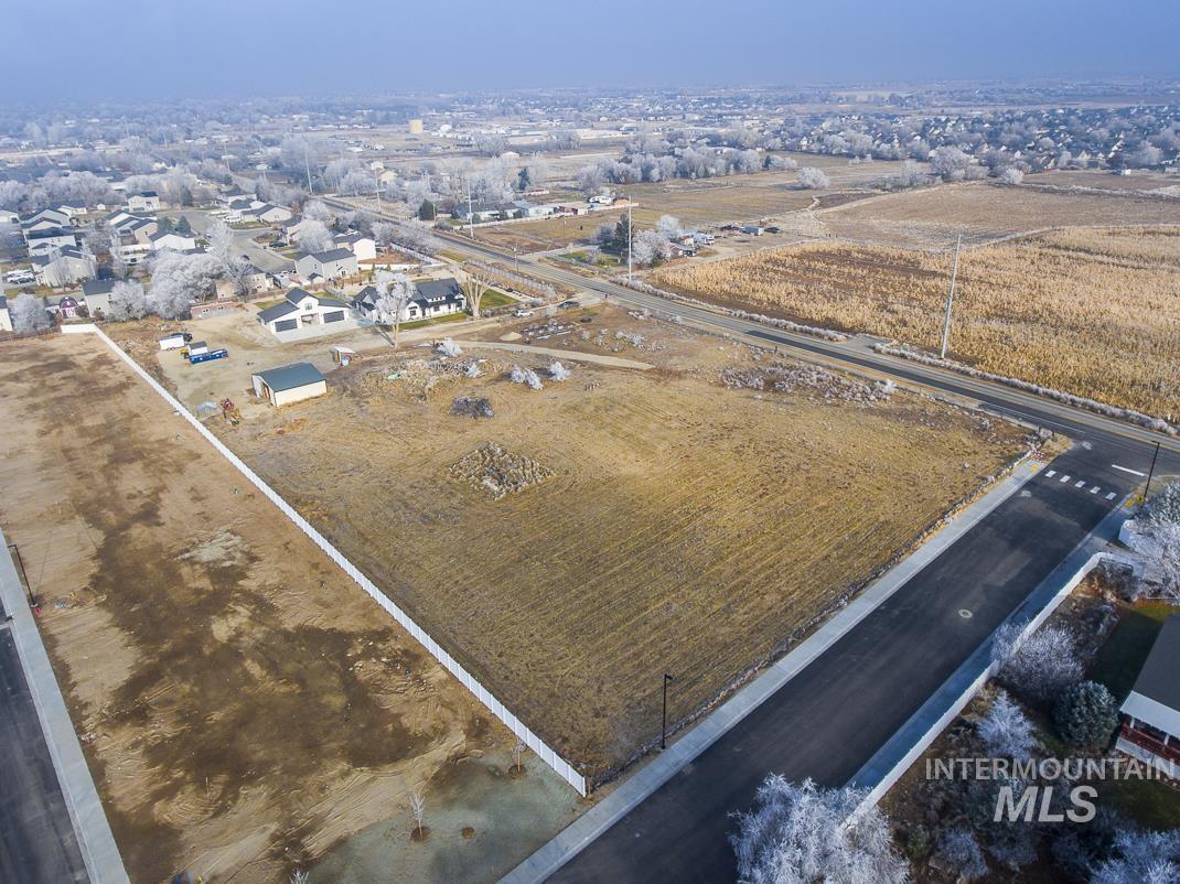 1251 Swan Falls Rd, Kuna, Idaho 83634-1731, 3 Bedrooms, 3 Bathrooms, Residential For Sale, Price $1,190,000, 98936384