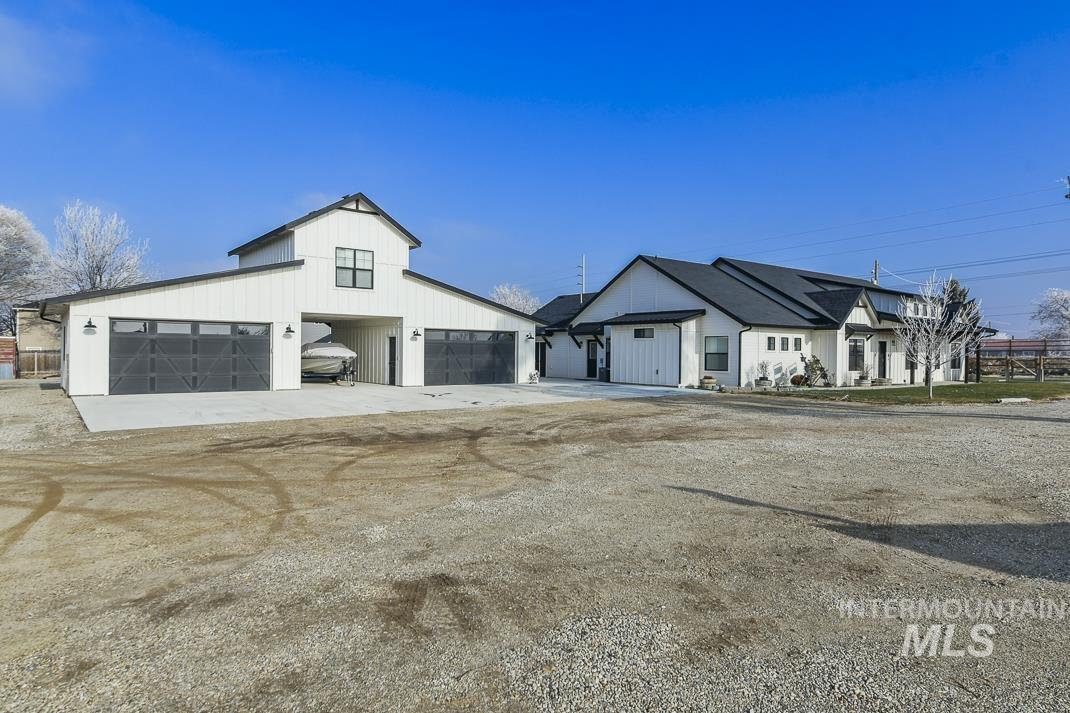1251 Swan Falls Rd, Kuna, Idaho 83634-1731, 3 Bedrooms, 3 Bathrooms, Residential For Sale, Price $1,190,000, 98936384