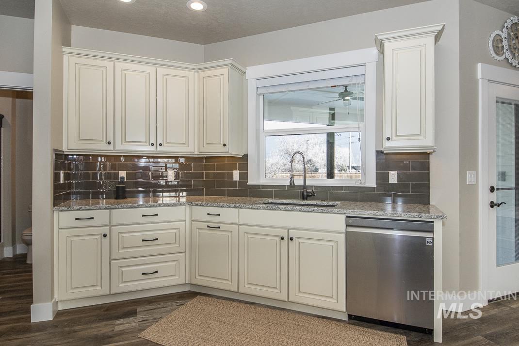1251 Swan Falls Rd, Kuna, Idaho 83634-1731, 3 Bedrooms, 3 Bathrooms, Residential For Sale, Price $1,190,000, 98936384