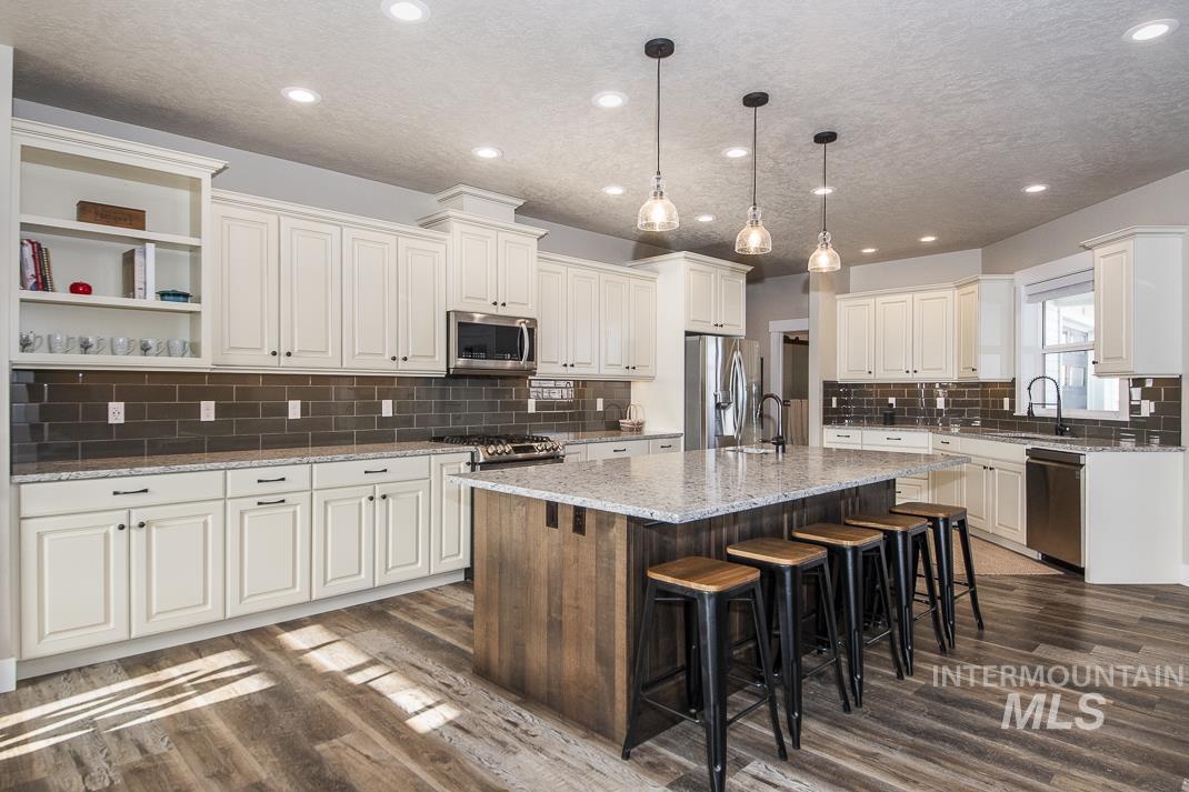 1251 Swan Falls Rd, Kuna, Idaho 83634-1731, 3 Bedrooms, 3 Bathrooms, Residential For Sale, Price $1,190,000, 98936384